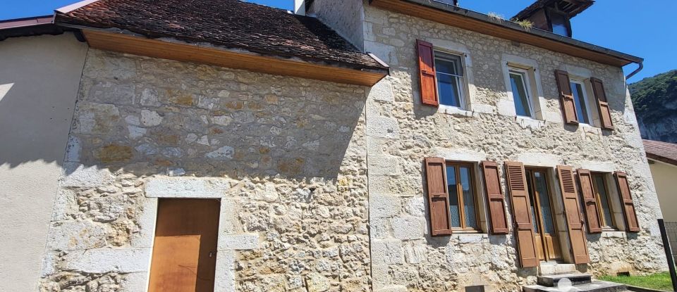 Traditional house 6 rooms of 126 m² in Yenne (73170)