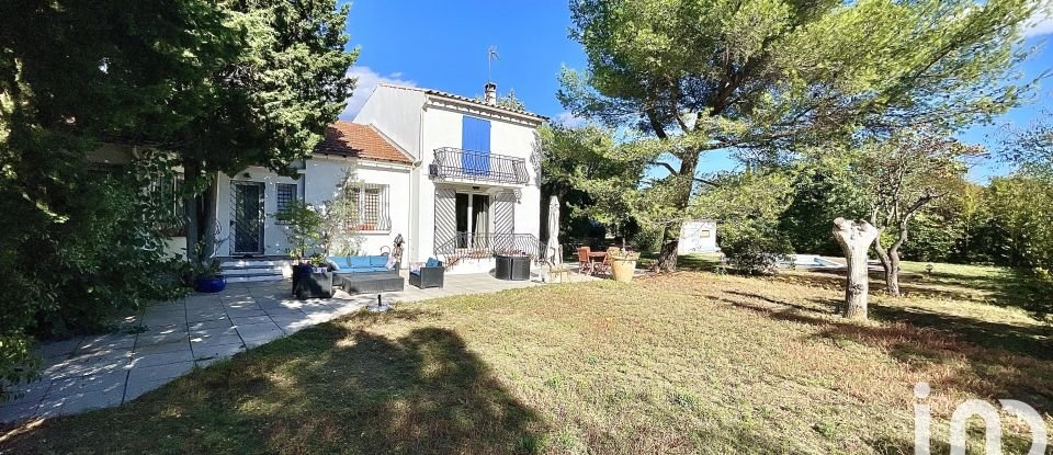 House 7 rooms of 196 m² in Villeneuve-lès-Avignon (30400)