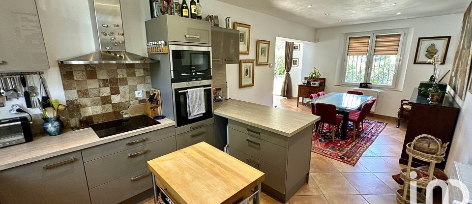 House 7 rooms of 196 m² in Villeneuve-lès-Avignon (30400)