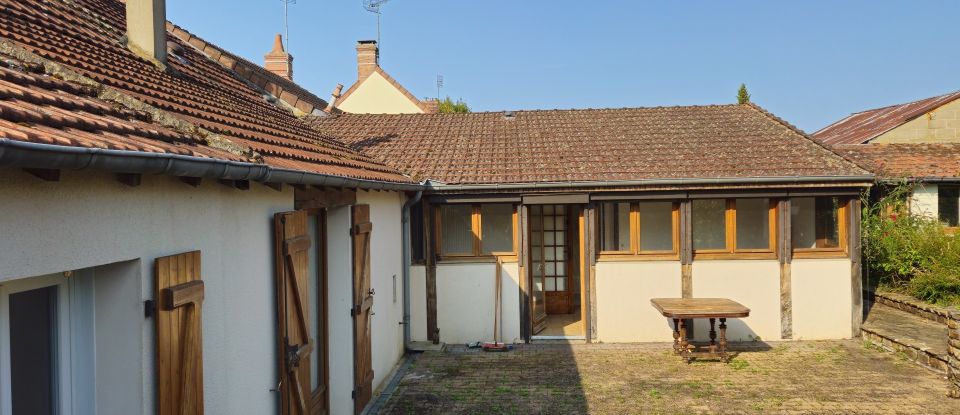 Maison de village 5 pièces de 127 m² à Châteaumeillant (18370)