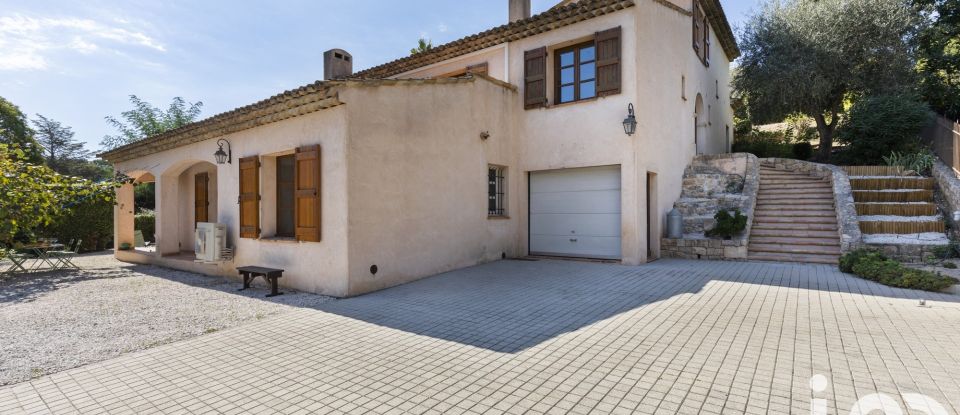 Traditional house 11 rooms of 225 m² in Antibes (06600)