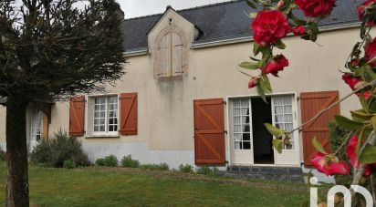 Maison de campagne 6 pièces de 175 m² à - (53160)