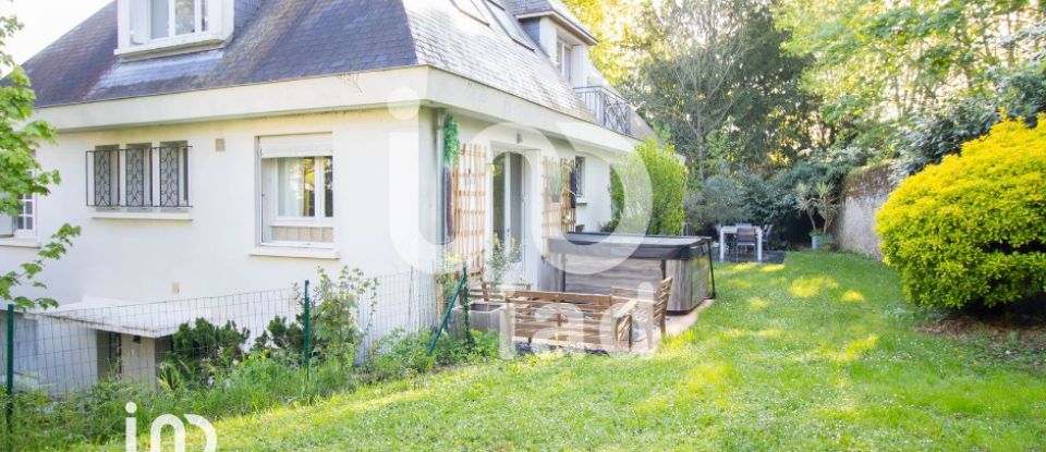 Maison 6 pièces de 198 m² à Tours (37000)