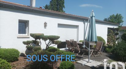 House 4 rooms of 105 m² in Corme-Royal (17600)