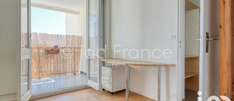 Appartement 3 pièces de 54 m² à Montreuil (93100)