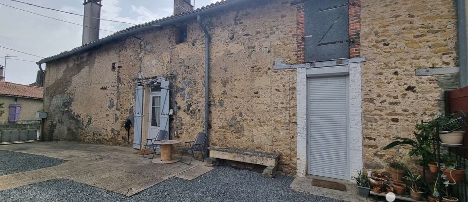 Maison de village 4 pièces de 117 m² à La Ferrière-en-Parthenay (79390)