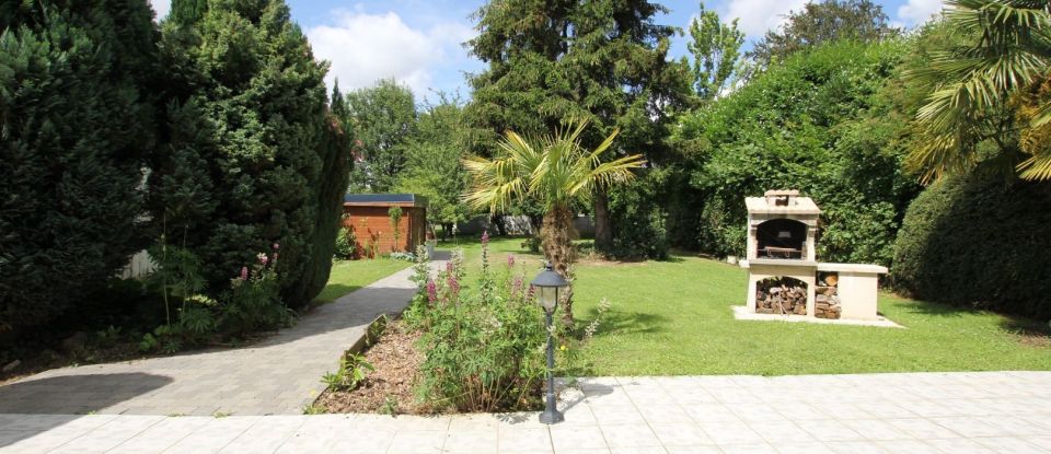 House 7 rooms of 182 m² in Villers-Bocage (80260)