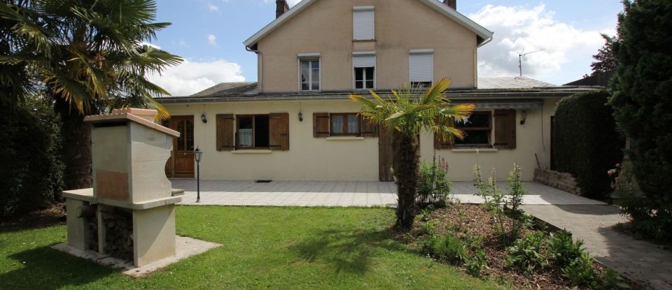 House 7 rooms of 182 m² in Villers-Bocage (80260)