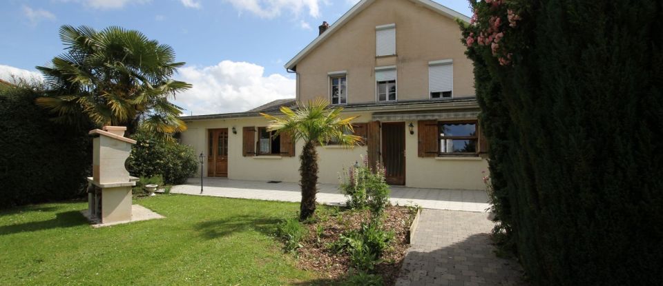 House 7 rooms of 182 m² in Villers-Bocage (80260)