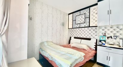 Appartement 4 pièces de 53 m² à Paris (75010)