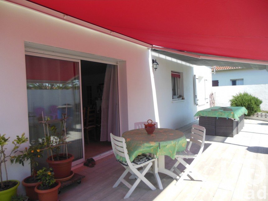 House 6 rooms of 117 m² in Royan (17200)