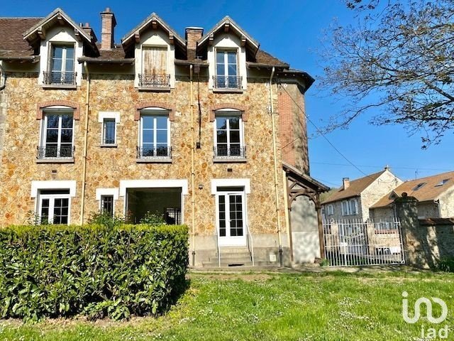 House 7 rooms of 205 m² in Marcoussis (91460)