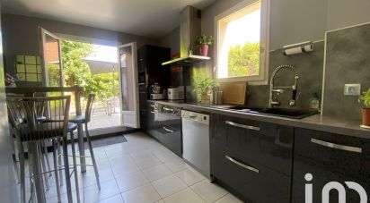 House 6 rooms of 121 m² in Marolles-en-Brie (94440)