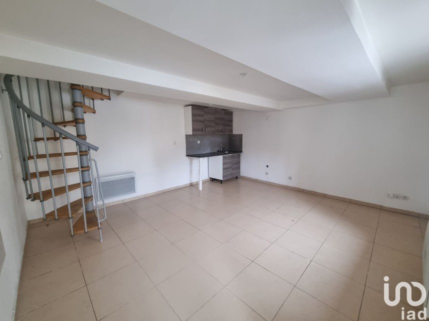 Maison 3 pièces de 46 m² à Floing (08200)