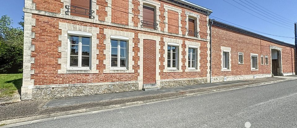 House 11 rooms of 247 m² in Courtisols (51460)