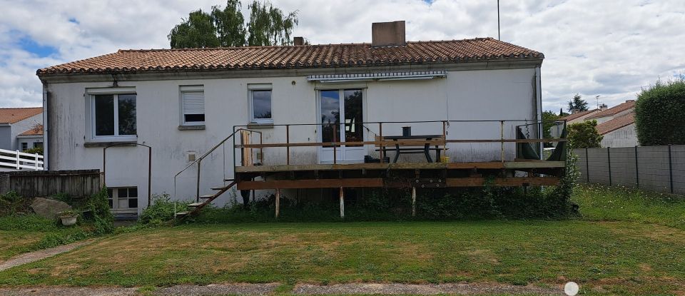 Traditional house 4 rooms of 95 m² in Le Poiré-sur-Vie (85170)