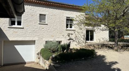 Maison 7 pièces de 115 m² à Villeneuve-lès-Avignon (30400)