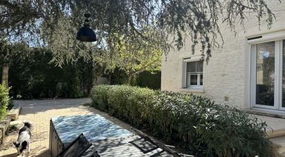 Maison 7 pièces de 115 m² à Villeneuve-lès-Avignon (30400)