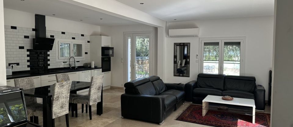 Maison 7 pièces de 115 m² à Villeneuve-lès-Avignon (30400)