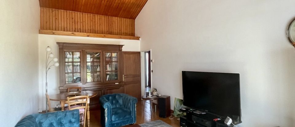 Traditional house 6 rooms of 123 m² in Buxerolles (86180)