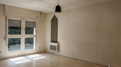 Apartment 1 room of 33 m² in Pontault-Combault (77340)