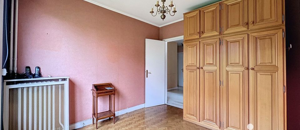 Traditional house 6 rooms of 118 m² in Orly (94310)