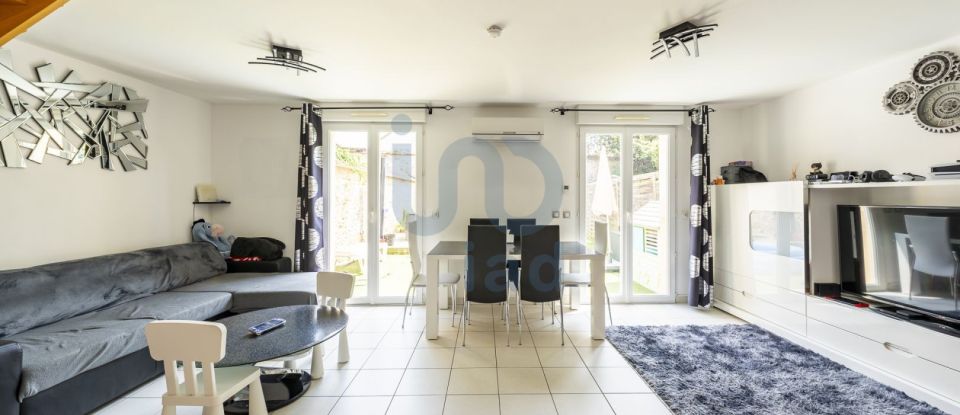 House 4 rooms of 83 m² in Évry-Grégy-sur-Yerre (77166)