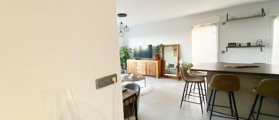 Apartment 3 rooms of 69 m² in Fréjus (83600)