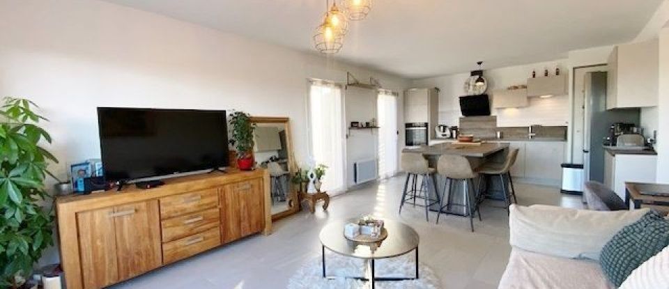 Apartment 3 rooms of 69 m² in Fréjus (83600)