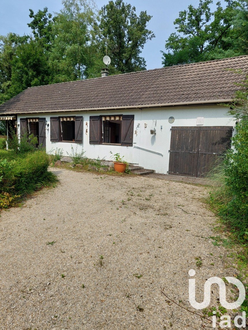 Traditional house 4 rooms of 66 m² in Courtenay (45320)