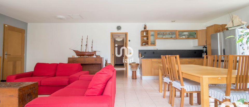 Maison 5 pièces de 102 m² à Forcalqueiret (83136)