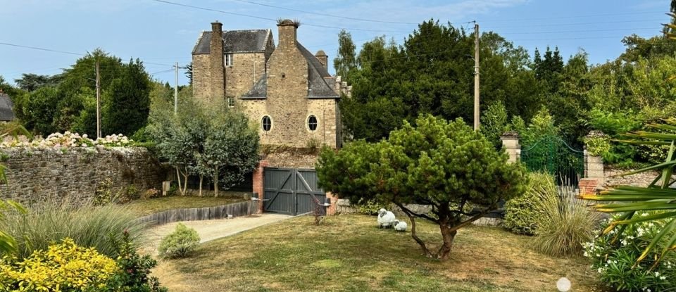 House 7 rooms of 178 m² in Dinard (35800)