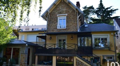 House 7 rooms of 145 m² in Clichy-sous-Bois (93390)