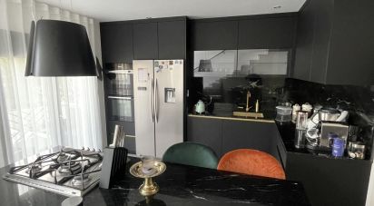 Traditional house 7 rooms of 150 m² in Clichy-sous-Bois (93390)