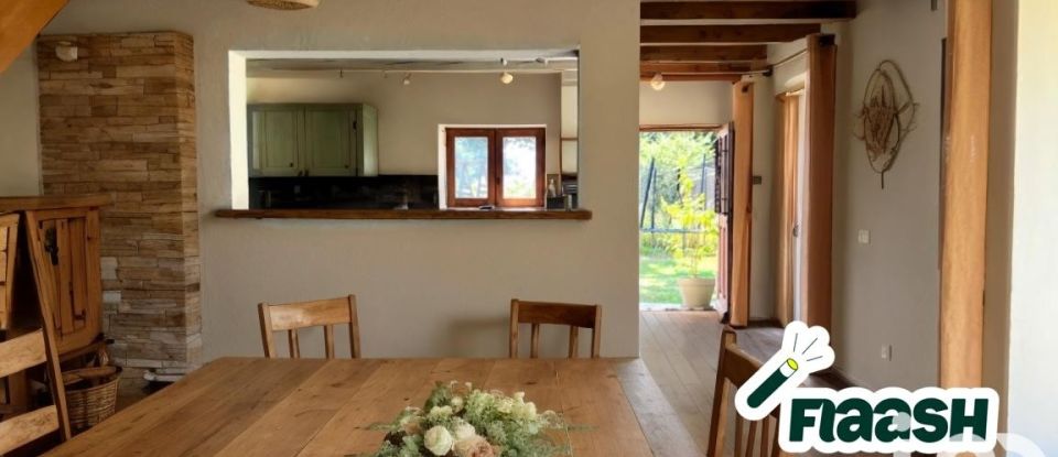 Maison de campagne 7 pièces de 221 m² à La Chapelle-Rambaud (74800)