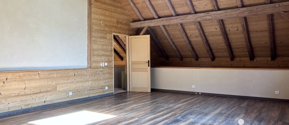 Maison de campagne 7 pièces de 221 m² à La Chapelle-Rambaud (74800)