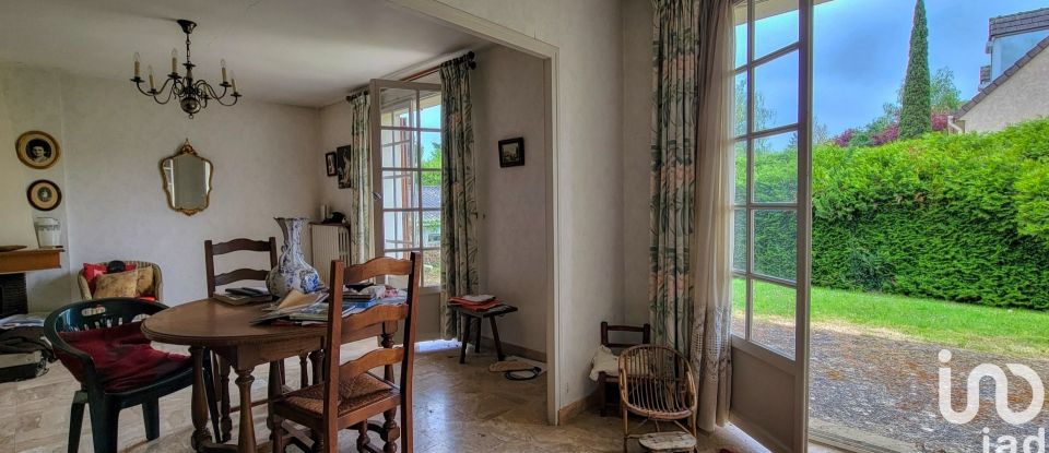 Traditional house 3 rooms of 110 m² in Orgeval (78630)