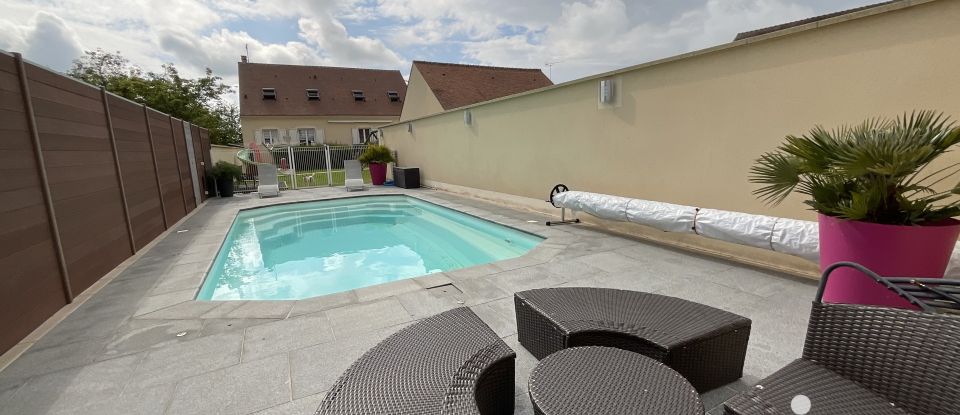 Maison traditionnelle 8 pièces de 194 m² à Rozay-en-Brie (77540)