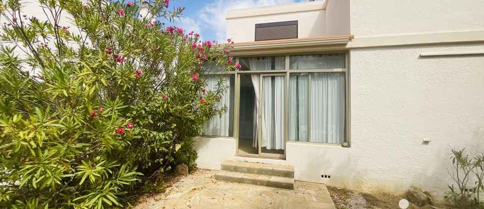 House 4 rooms of 60 m² in Six-Fours-les-Plages (83140)