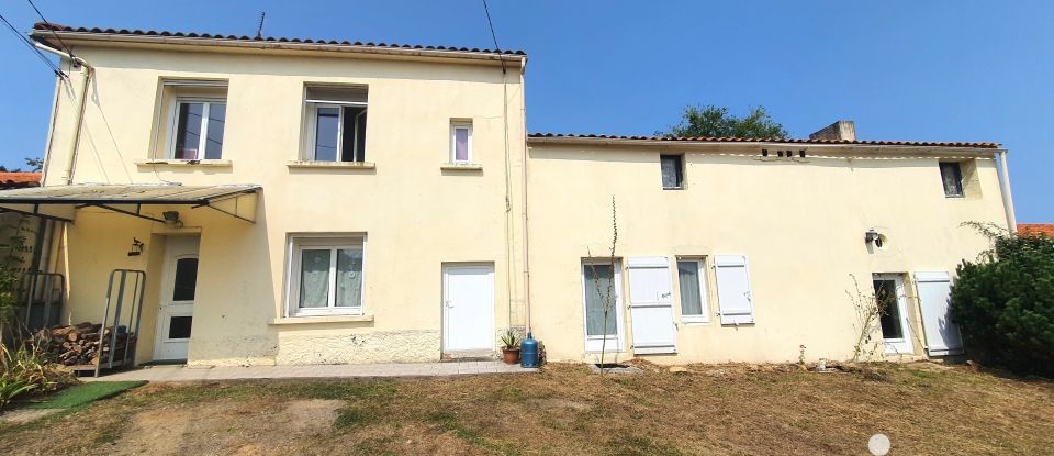 Maison de campagne 8 pièces de 151 m² à Saint-Vincent-sur-Graon (85540)