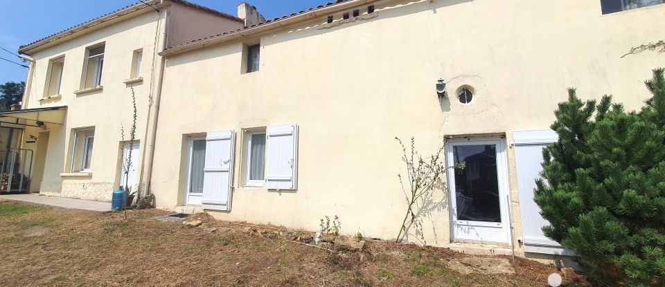 Maison de campagne 8 pièces de 151 m² à Saint-Vincent-sur-Graon (85540)