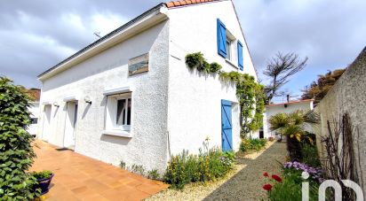 Traditional house 6 rooms of 156 m² in La Plaine-sur-Mer (44770)