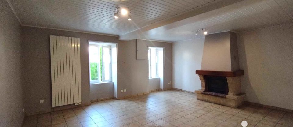 Village house 4 rooms of 100 m² in Saint-Martin-des-Noyers (85140)