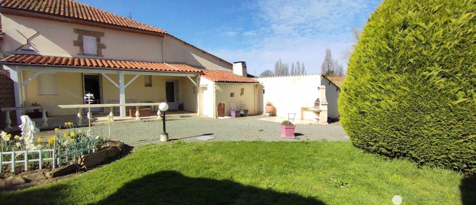 Village house 4 rooms of 100 m² in Saint-Martin-des-Noyers (85140)