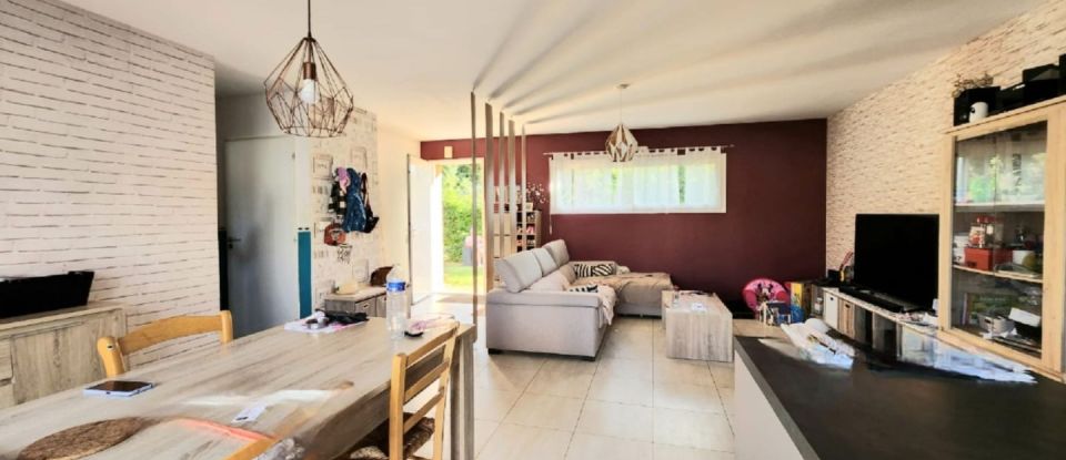 Maison 4 pièces de 92 m² à Béruges (86190)