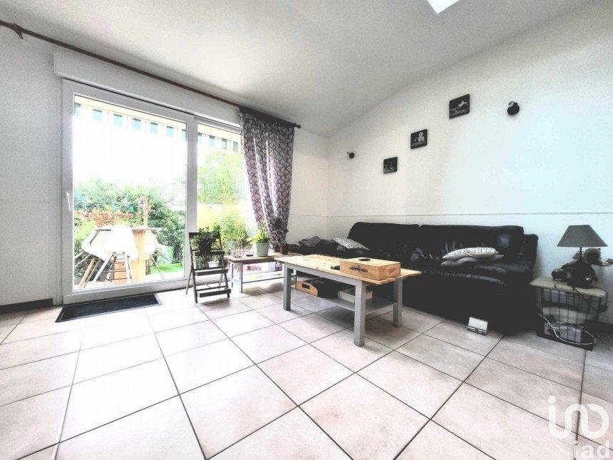 Village house 5 rooms of 120 m² in Illy (08200)