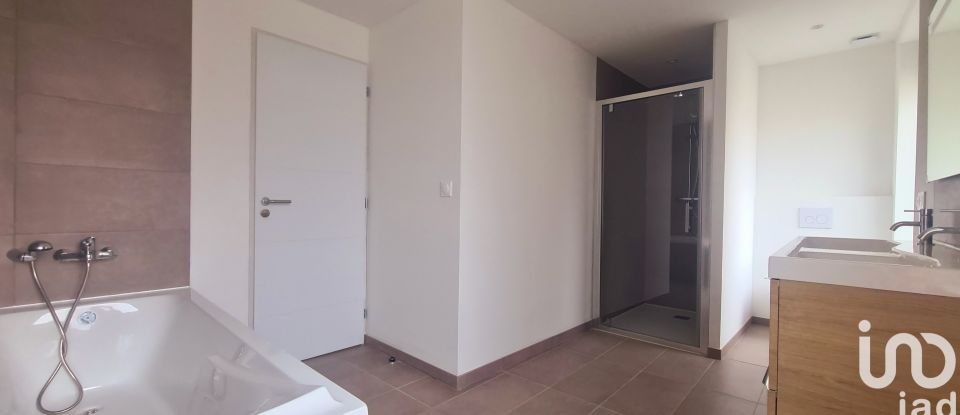 Maison 8 pièces de 190 m² à Hem (59510)