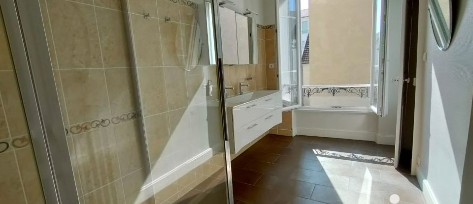 Maison 8 pièces de 165 m² à Vichy (03200)