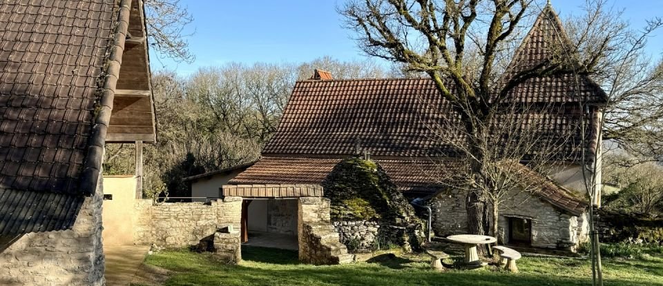 Traditional house 3 rooms of 183 m² in Brengues (46320)