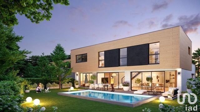 Maison 6 pièces de 205 m² à Strasbourg (67000)